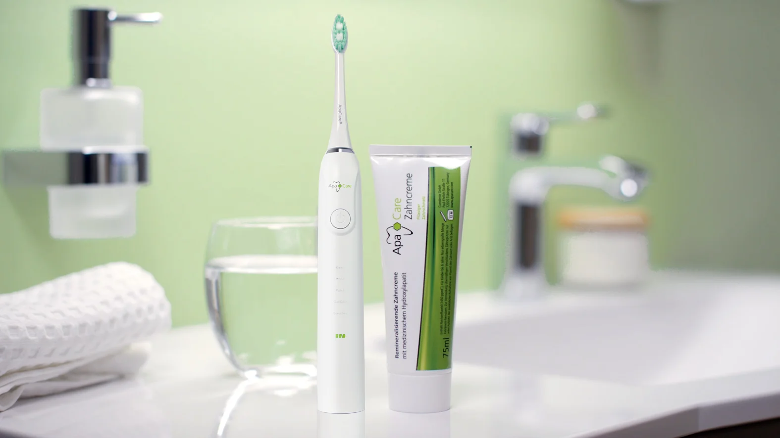 Reise - Sonic Change Schallzahnbürste und Reiseetui inkl. eine ApaCare Zahnpasta Set Apacare Zahnbürste mit Creme